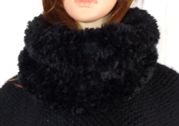 GRATIS Strickanleitung Fell Loop „Duchessa“